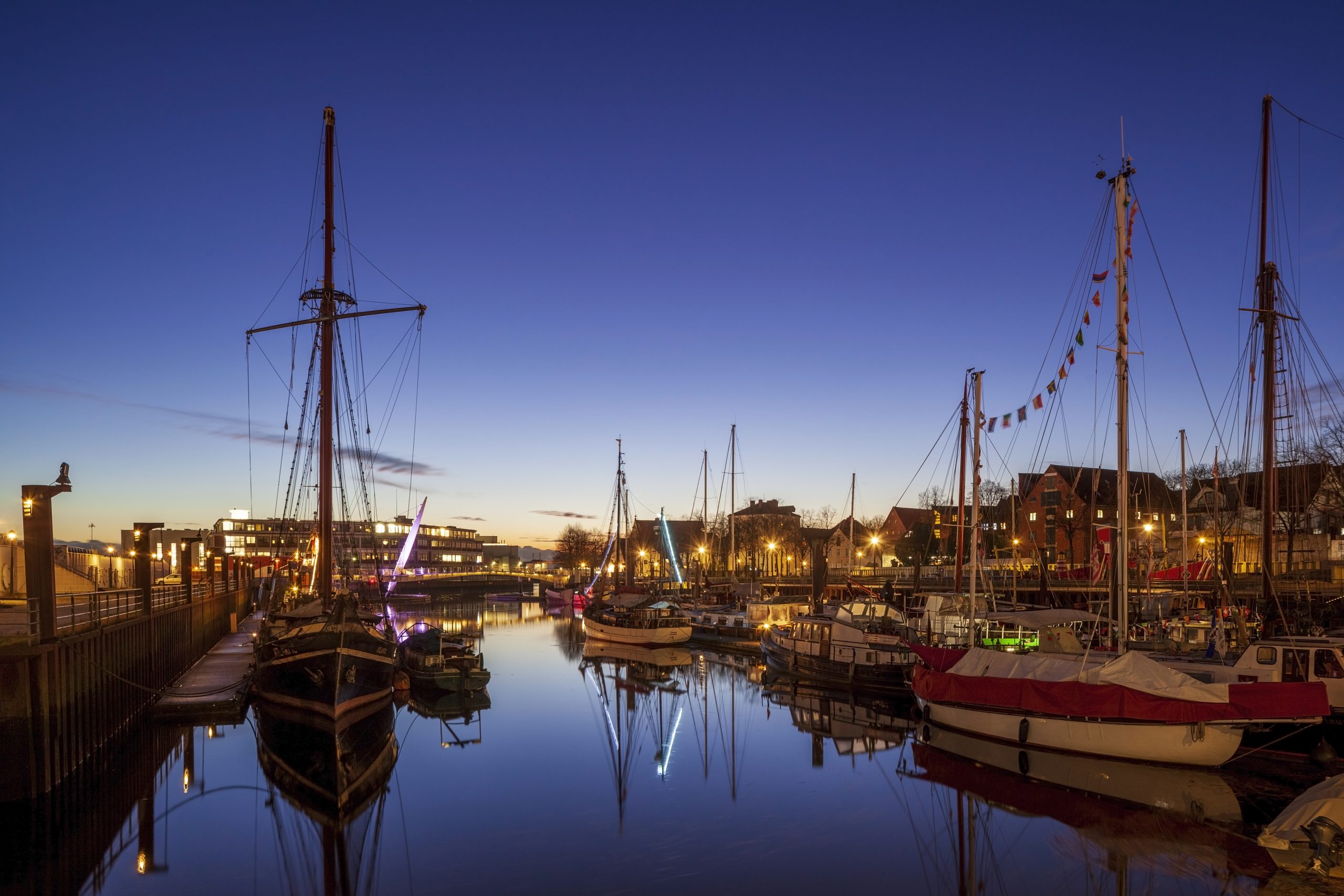 Vegesacker Hafen in der Abenddämmerung